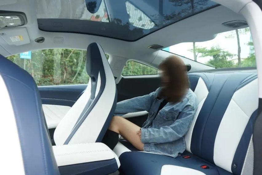 年纪轻轻不靠家人怎么买跑车？哪吒GT帮到你
