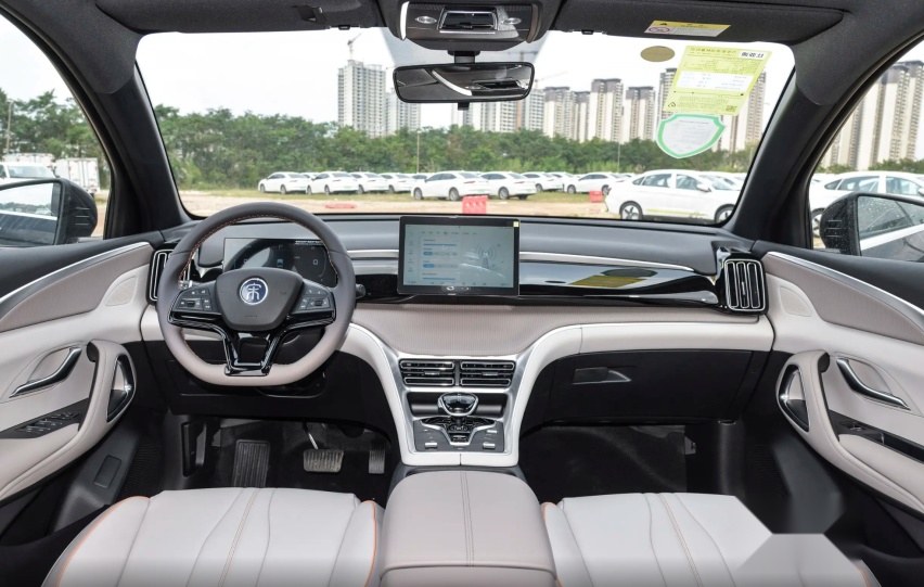 比亚迪真正“王牌”亮剑！10万级大混动SUV