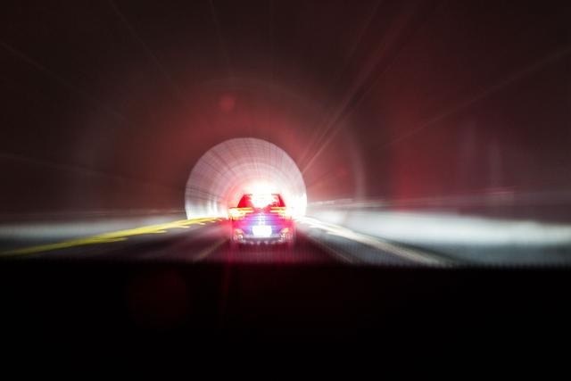 独库公路：十里不同路，一步一换天