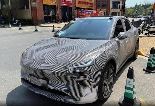 20万级独享蔚来换电！乐道L60换电测试照曝光，对标特斯拉Model