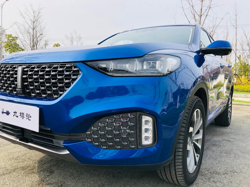 一辆把性价比融入到豪华感里的车，WEY VV6