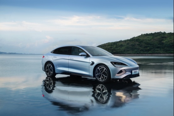 比亚迪海豹售价20.98万起，有没有实力叫板Model 3？