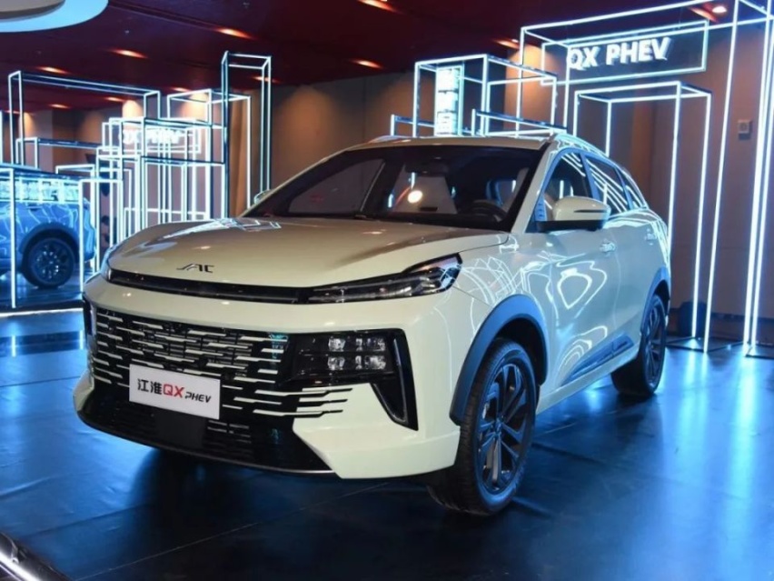 2023上海车展：江淮QX PHEV亮相