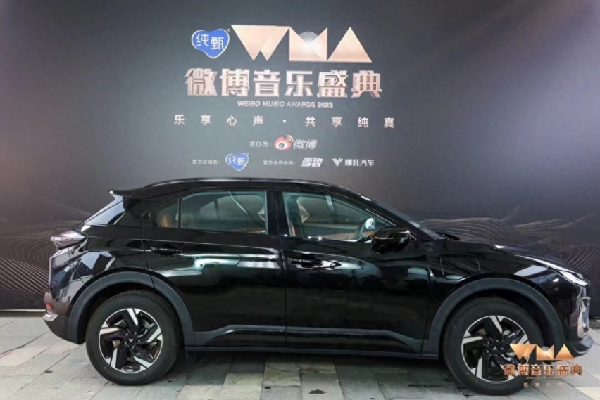 王嘉尔，薛凯琪，时代少年团，白举纲，这些明星，指定座驾竟是他