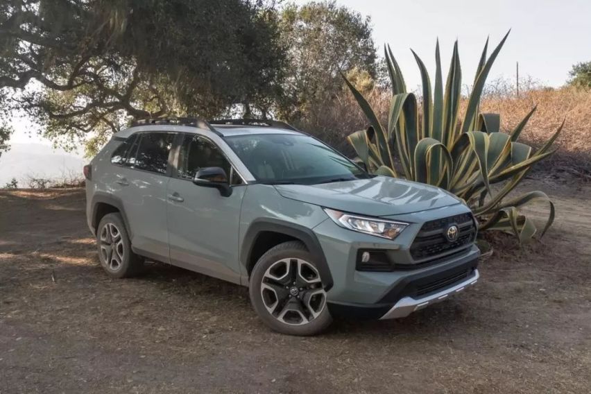 丰田推出RAV4双擎，CR-V油电混动还能一家独大吗？