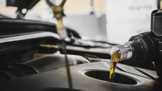 烧机油是哪些问题导致的？教你几招免得被4S店套路