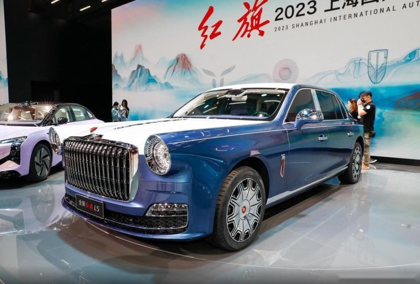 中汽协内部开启“厮杀模式”，红旗HS3：先别急，麻烦聚光灯给我