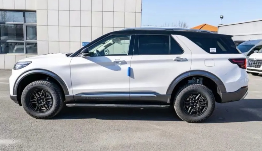 福特打造的新SUV，前脸像福特猛禽，标配2.3T+10AT