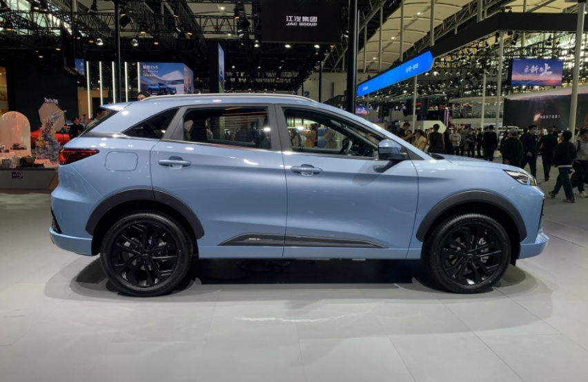 12.99万起的插电混动SUV，实拍性价比十足的江淮QX PHEV