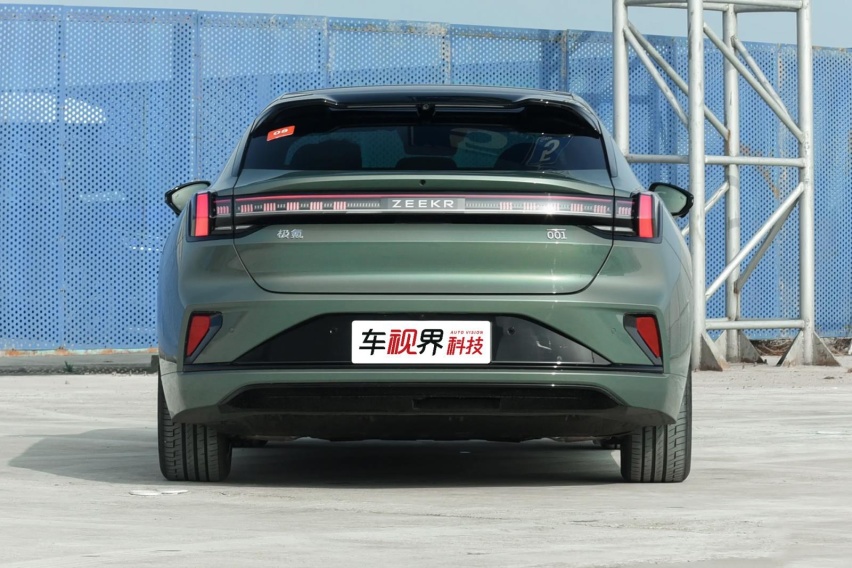 新款极氪001正式上市 升级搭载800V高压系统/售26.9万元起