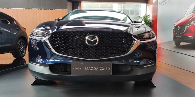 实拍2020款马自达CX-30！轴距2653mm配2.0L