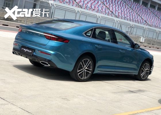 全新吉利preface现身游艇蓝配色惊艳车宽1869mm