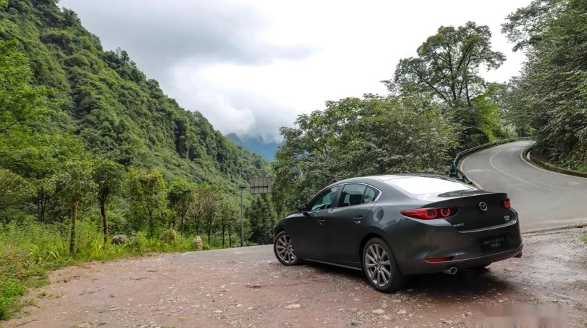 我，次世代MAZDA 3昂克赛拉，打钱！