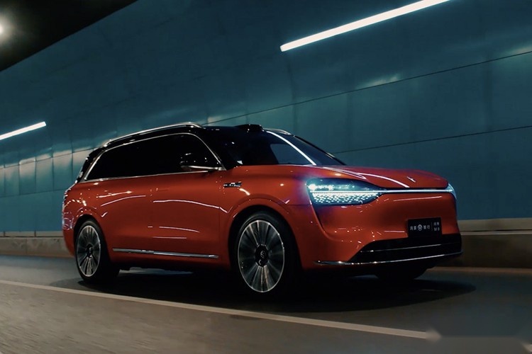 华为智选最新旗舰SUV，AITO问界M9售46.98万起