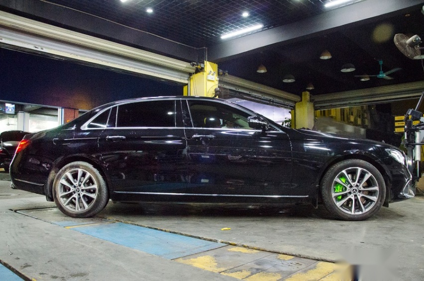奔驰E300前轮刹车改装P60NS六活塞卡钳套件TEI Racing