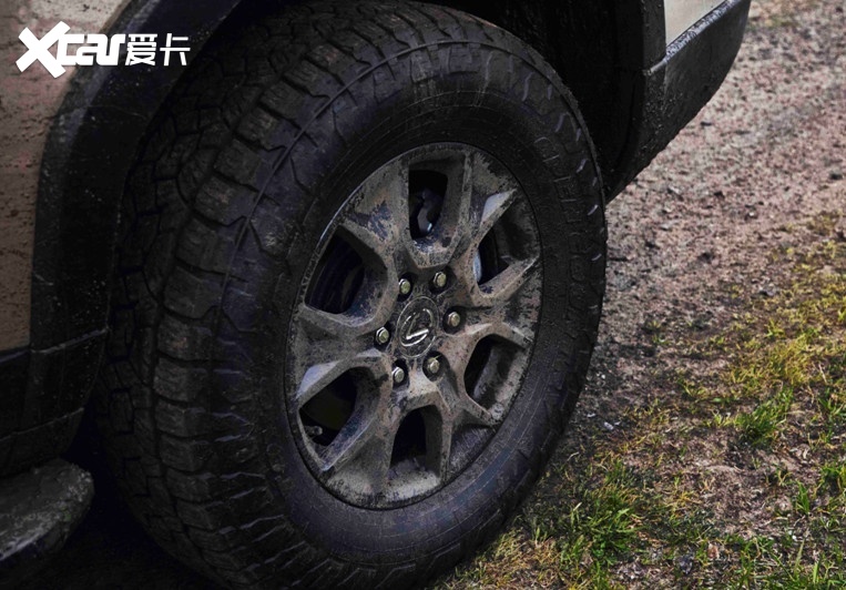 真男人开雷克萨斯！这三排座SUV舒适满分 还能户外撒野？