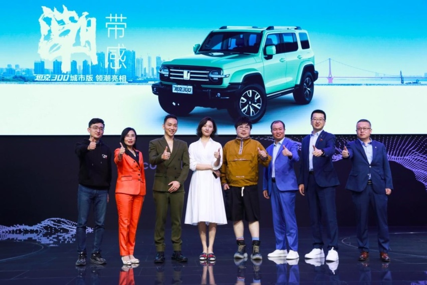 谁是自主品牌一哥?长城25款新车决胜负,坦克双旗舰“炸场”