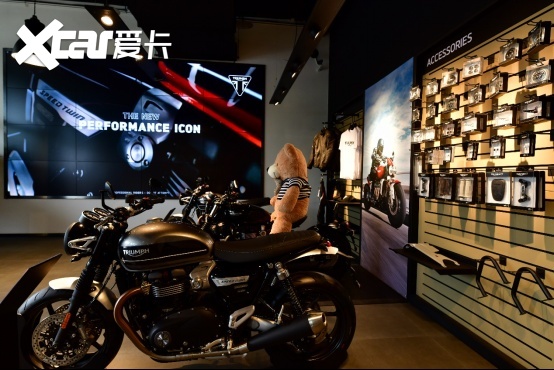 登陆高端市场 英伦凯旋摩托西安店开业-爱卡汽车爱咖号