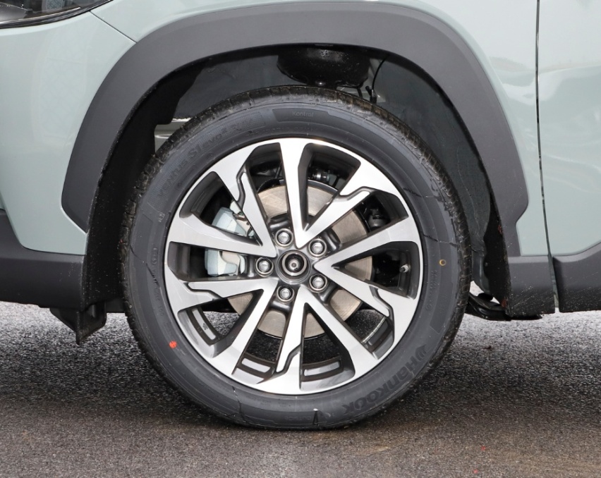 丰田为国人打造的亲民SUV，2.0L+CVT，省油耐用，不到13万开走