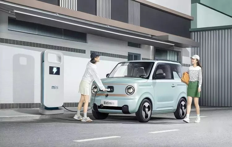 “国宝级”微型电车吉利熊猫mini正式上市 3.99万元认养回家