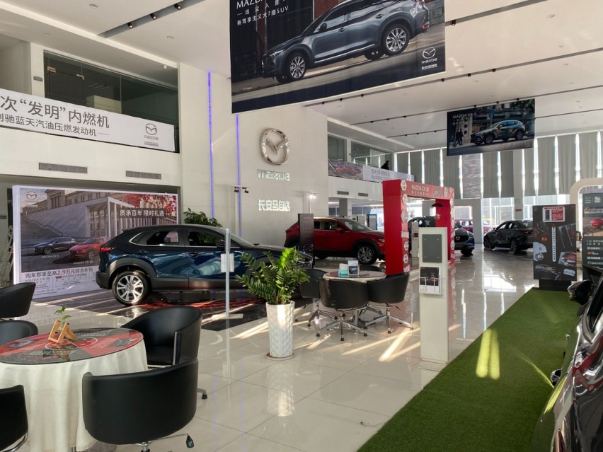 优惠1.5万/等车30天 这帅到炸裂的10万级轿车 超值！