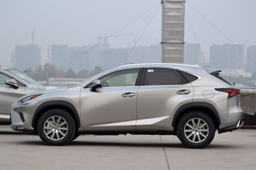 定位次低配，售价32.9万，雷克萨斯NX200锋逸版上市