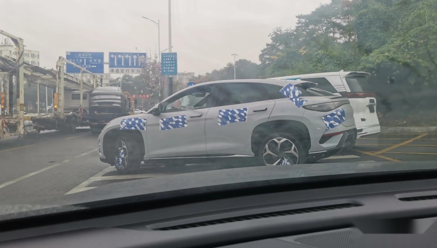 比亚迪海狮07 EV现身街头，大过Model Y，配530马力+云辇