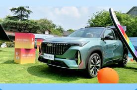 2025燃油车"逆天改命"？博越L凭四大AI王炸，硬刚新能源！