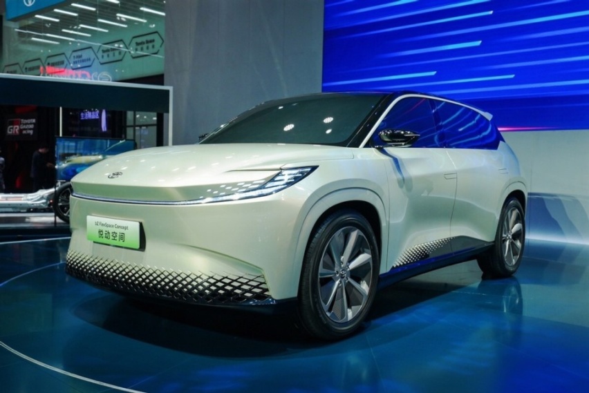 向电进化， 智领锋潮！ 首款第五代智能电混双擎 SUV 锋兰达上市