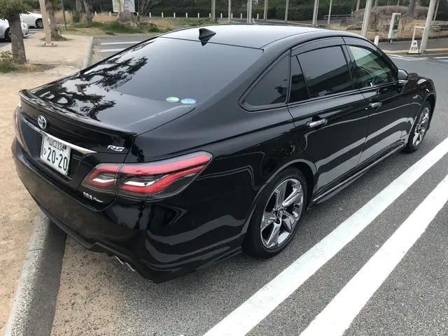 丰田皇冠华丽转身,配V6+后驱+主动降噪,比奥迪A6L有气场