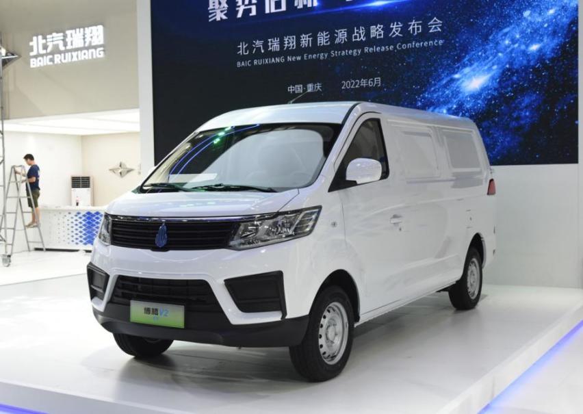 保守发展纯电动MPV，北汽瑞翔博腾V2 EV，14.48万起