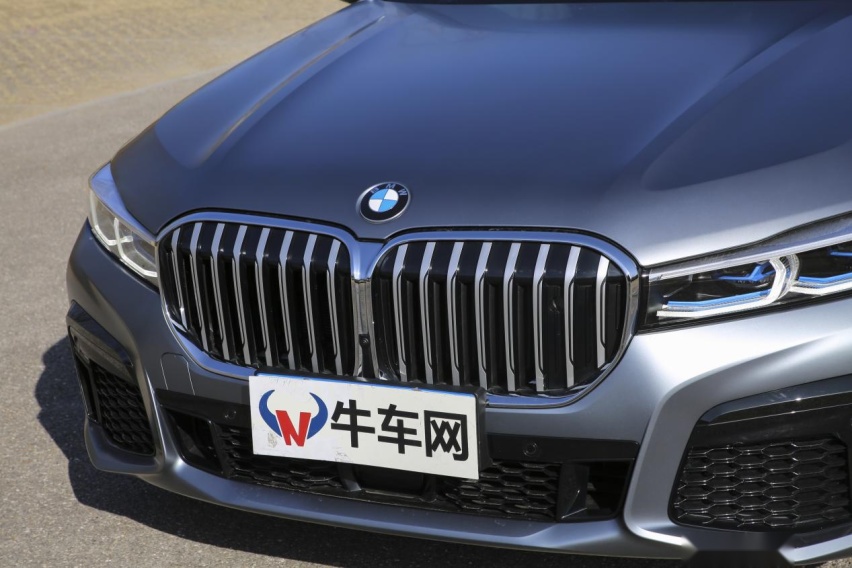 有没有必要买一辆8缸的7系？牛车网试驾宝马750Li