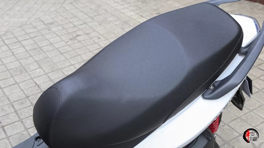 新车｜踏板车型内卷加剧，光阳新弯道150 TCS版发布，售13500元