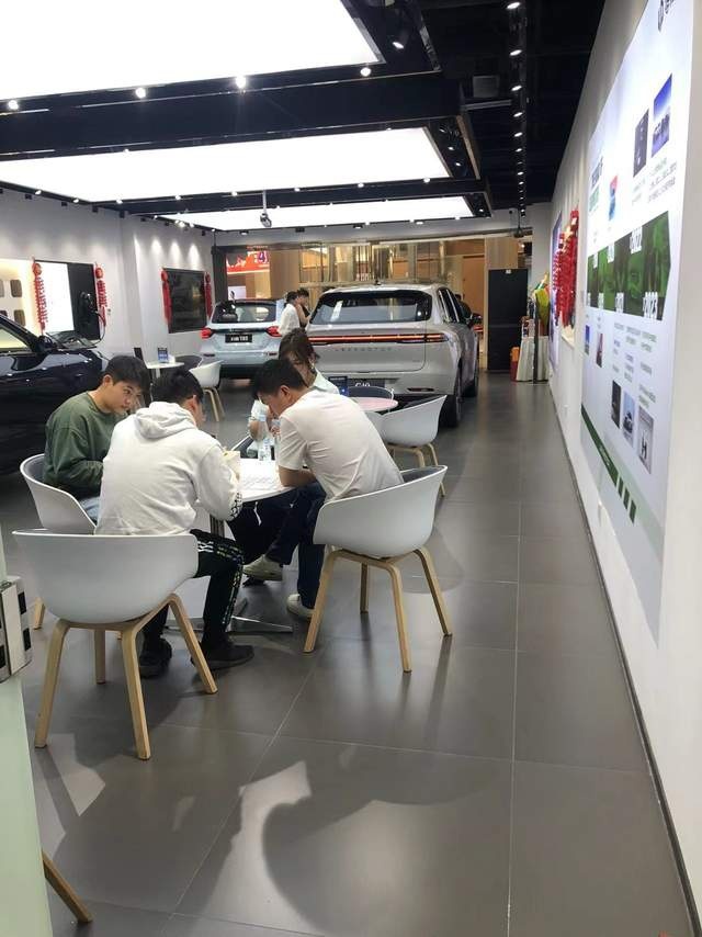 试驾零跑C10 中型SUV12.88万起 更多升级更多诚意