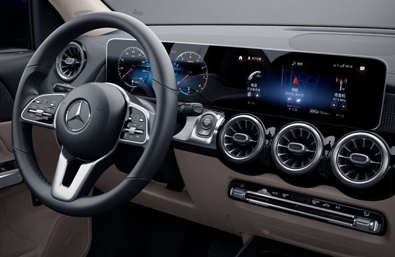 B-Class-Highlights3-Detail2.jpg