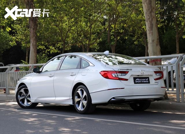 要大空间还要省油，为了雅阁混动，放弃凯美瑞双擎真的值吗？