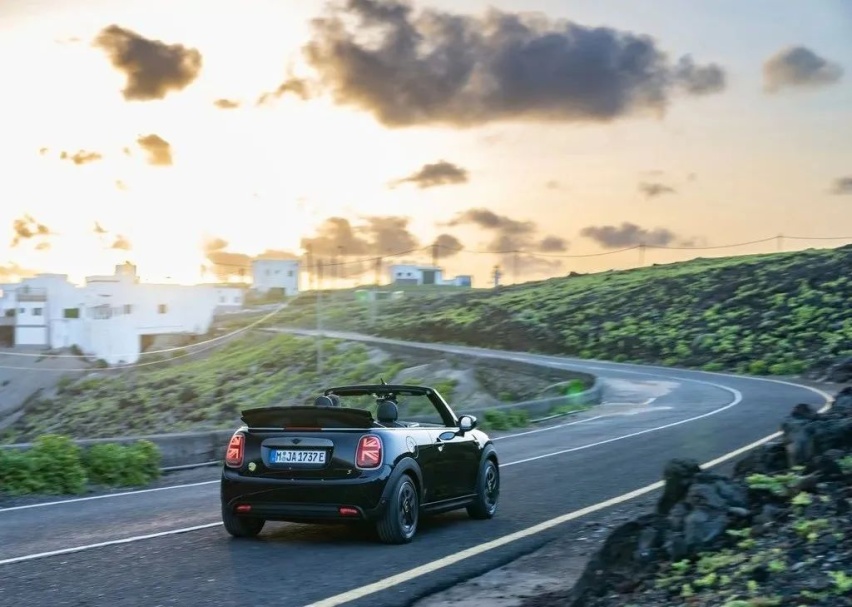 这才是纯电敞篷，Mini Cooper SE Convertible