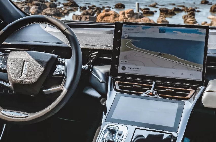 纯电204km超长续航,竞品是理想one ?试驾摩卡DHT-PHEV