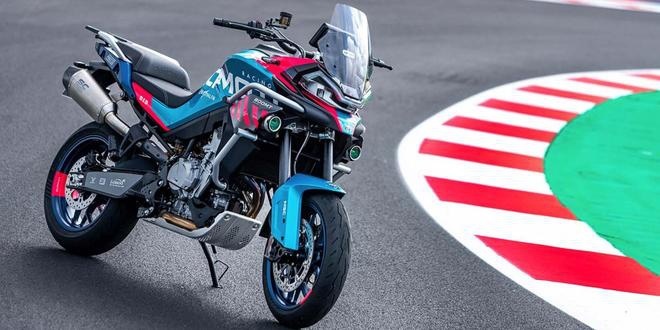 能下赛道输赢的ADV，春风800MT Sport R 赛道亮相