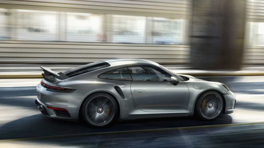 全新保时捷911 Turbo S拥有640hp马力