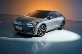 高性能纯电轿车引领新风尚 极狐阿尔法S5预售在即