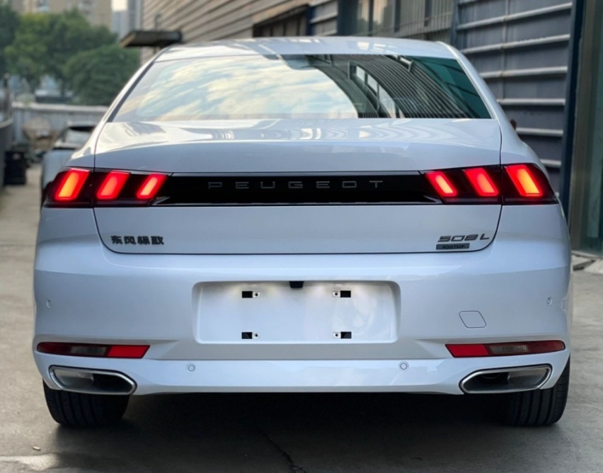 法系车有救了？全新标致508L实拍，全新车标+1.8T，比凯美瑞漂亮