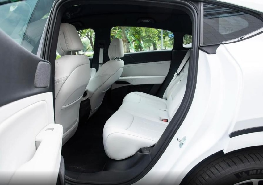 集“全村”的希望？对标特斯拉Model Y，小鹏G6够不够格