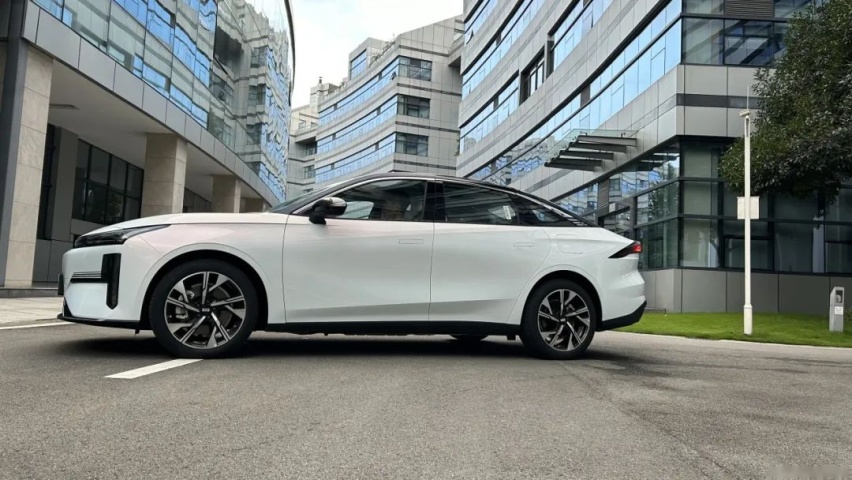 重塑A级车市场“价值标杆”，吉利银河L6有多能打？