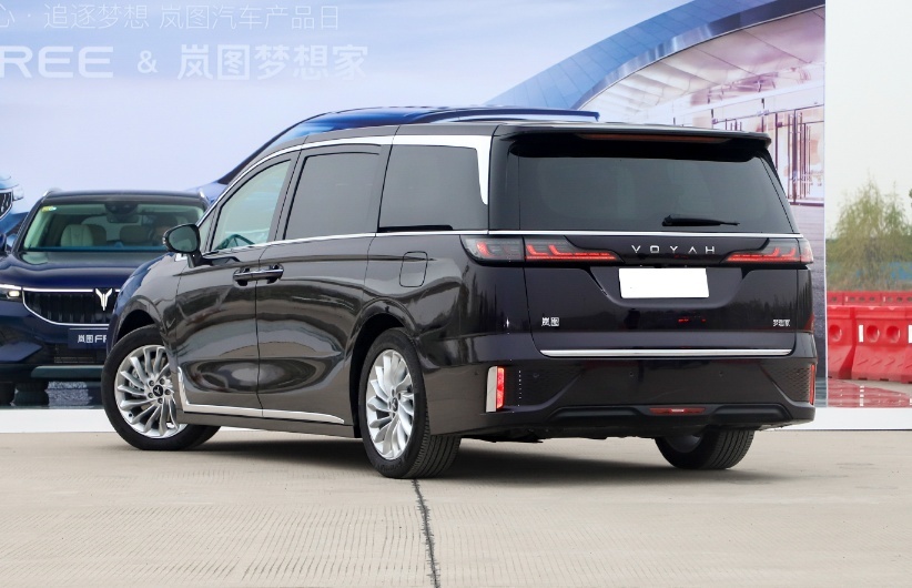 出手就是“王炸”，长超5米3配空悬，岚图梦想家有4万综合补贴