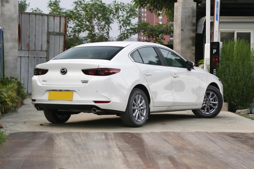 2.0L车型限时售8.99万起，马自达3 昂克赛拉值不值得买？