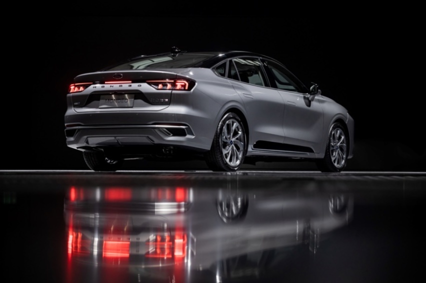 2.0T+8AT还有超2.9米轴距！蒙迪欧终换代迎来首发亮相