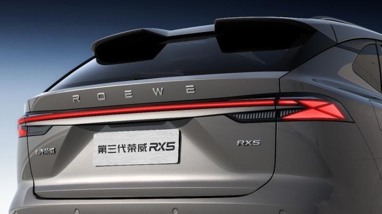 夸张大嘴中网，全新第三代荣威RX5官图发布，科技宽体豪华范