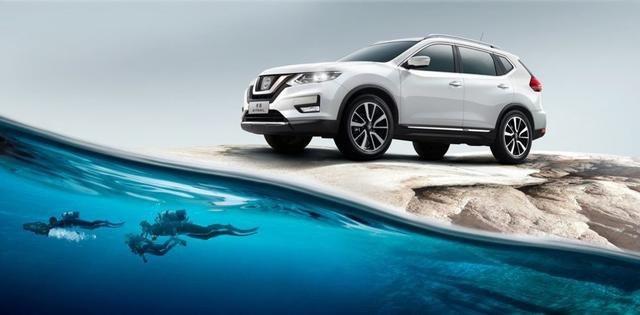 RAV4向左，奇骏向右，谁才是突围车市寒冬的正确方向