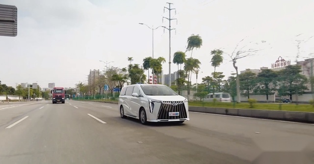 试驾传祺M8宗师系列双擎御尊版：吃得少跑得快，关键还很便宜